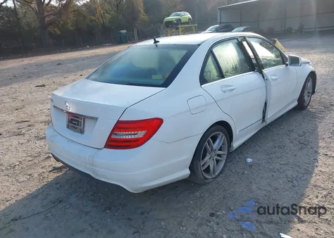 2013 Mercedes-Benz C 250 from USA, damaged, VIN WDDGF4HB3DR288209